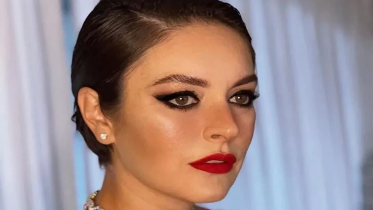 Məşhur aktrisa izləyicisini məhkəməyə verdi