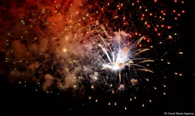 Zəfər Günü münasibətilə Bakıda atəşfəşanlıq - VİDEO