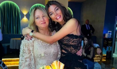 Aysel anası ilə fotolarını paylaşıb, bunları yazdı