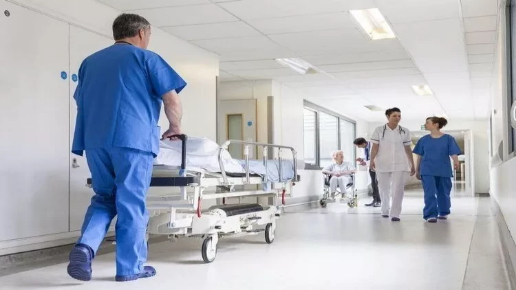 Məşhur aktyor insult KEÇİRDİ - FOTO