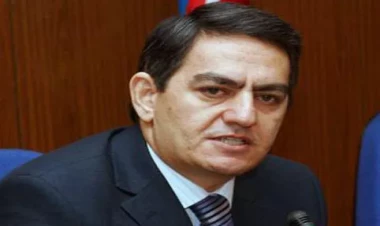 Əli Kərimli özü özünü hədəfə gətirir? - FOTO