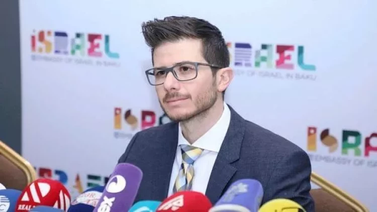 İran səfiri Corc Dikin cavabından çətin vəziyyətə düşdü