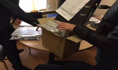 Məşhur müğənninin evində axtarış aparılır - VİDEO - FOTO