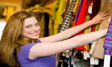 Qadınları cavan göstərən geyimlər