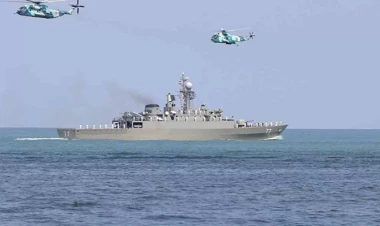 İran Xəzər dənizinə yeni döyüş gəmisi göndərir