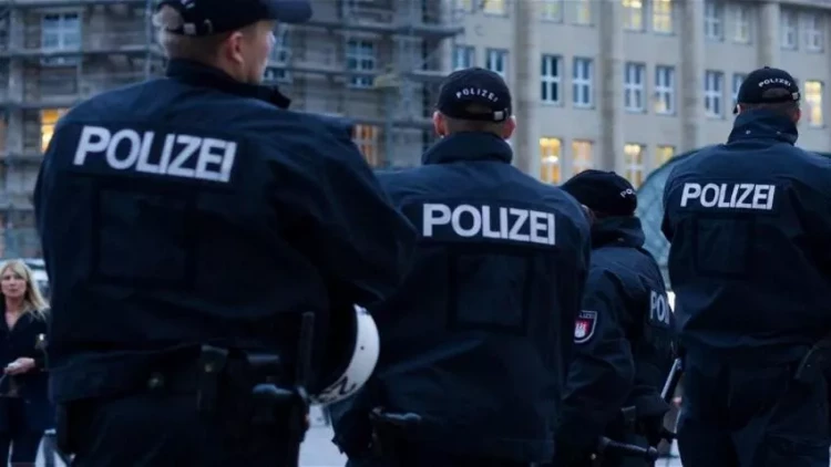 Almaniyada polis “qıtlığı” yaşanır