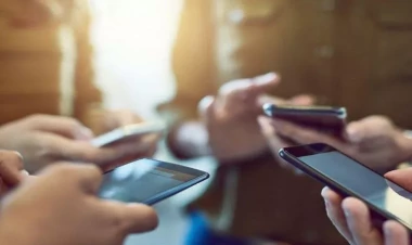 Mobil telefonlarda şüalanmadan qoruyan iki funksiya