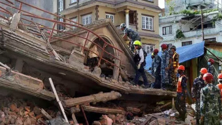 Hindistan sərhədində zəlzələ: 150-yə yaxın ölü var