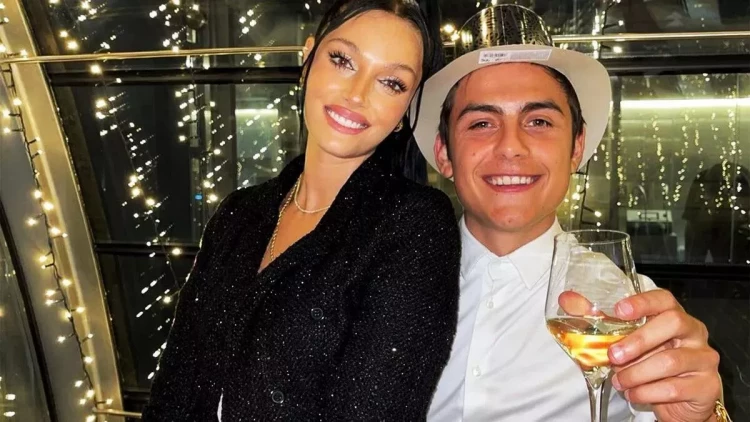 Ərə getdiyi futbolçu haqda məlumatları atasından alan gözəl - FOTOlar