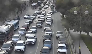 Bakının bir çox yollarında nəqliyyatın sıxlığı müşahidə edilir - SİYAHI