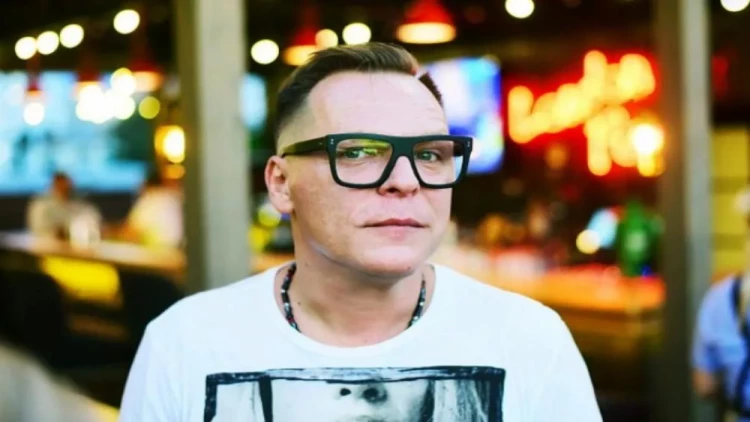 Rusiyalı musiqiçi qəfil öldü