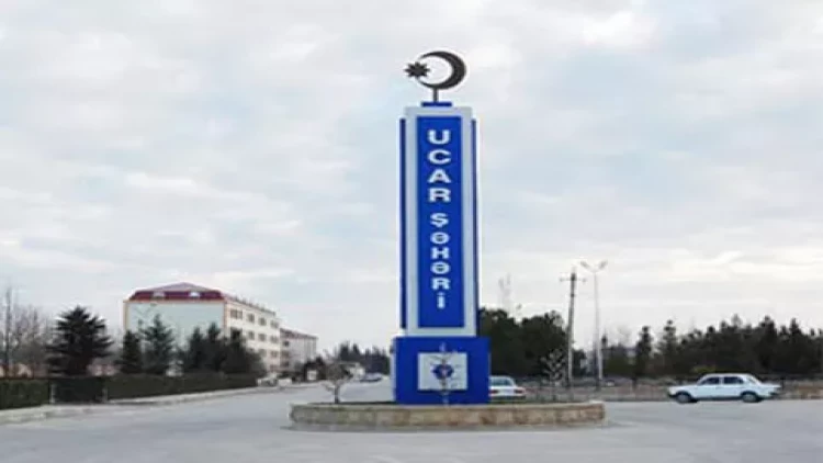 Ucarda 2 yük maşını toqquşdu, yol bağlandı - FOTO