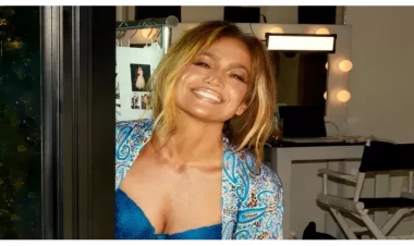 Cennifer Lopez geyimi ilə gündəmdə - FOTOlar