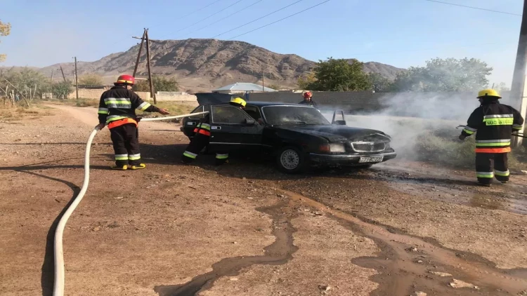 Sədərəkdə maşın yandı - VİDEO - FOTO