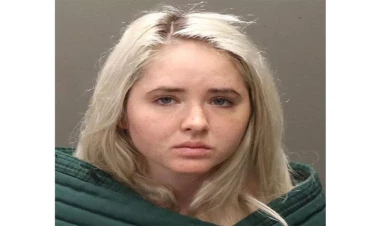 13 yaşlı oğlanı qaçıran qızın təcridxanadan FOTOsu yayıldı