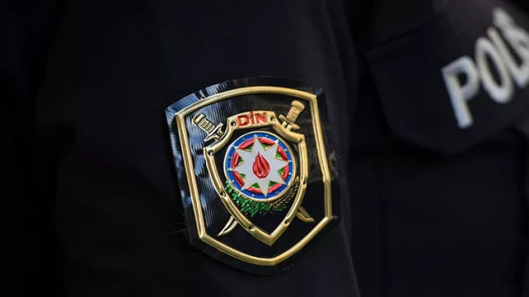 Keçmiş məhkum maşından pul və telefon oğurladı