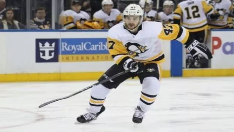 Hokkeyçi oyun zamanı faciəvi şəkildə öldü