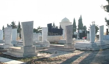 Babasının qəbrində görün nə gizlədib - FOTO