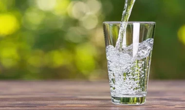 Günə bir stəkan su ilə başlamaq üçün - 5 SƏBƏB