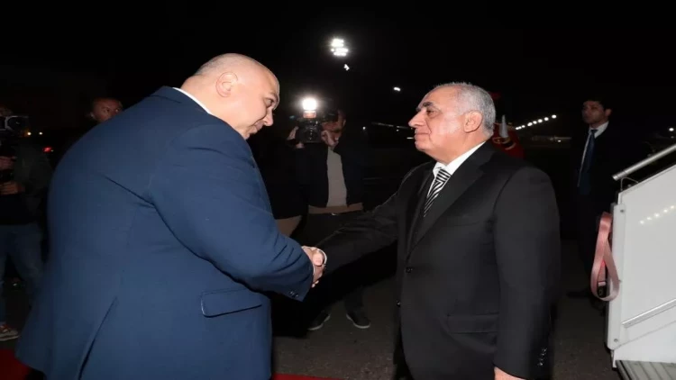 Baş nazir Əli Əsədov Gürcüstana getdi - FOTO