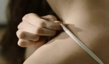 Bakıda kişi qadını intim görüntüsü ilə hədələdi, pulu verməyəndə isə diski ərinə göndərdi - FOTO