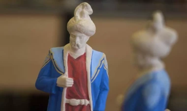 Uzun Həsənə həsr olunan nadir eksponatlar Heydər Əliyev Mərkəzinə gətirilir - VİDEO