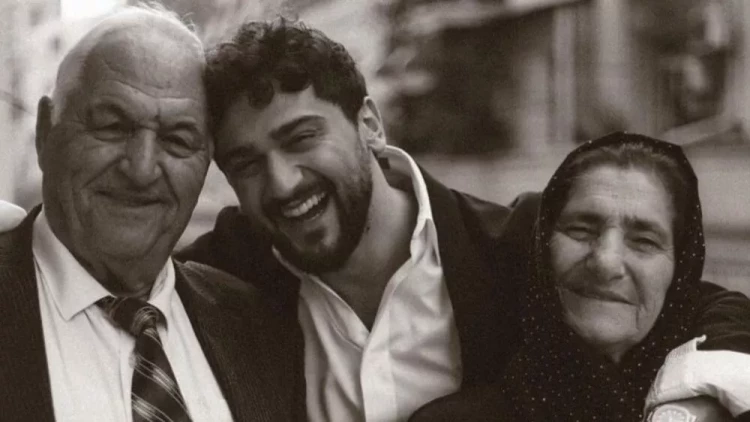 Coninin Bakıda babası və nənəsi ilə çəkdirdiyi səmimi - FOTOlar