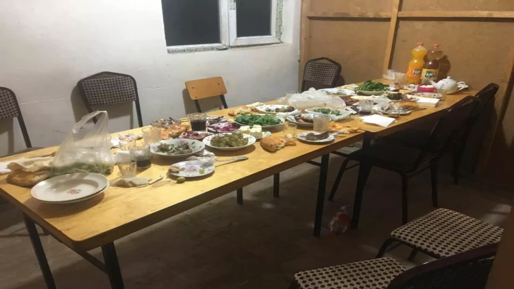 Dostlarına qonaqlıq verdi, öldürdülər - Cinayət KAMERALARA DÜŞDÜ