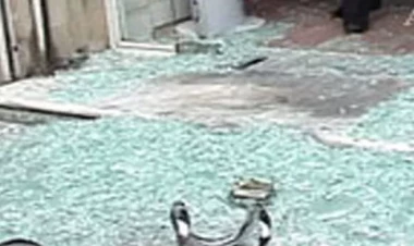 Azərbaycanda üstünə şüşə düşən usta öldü - FOTO