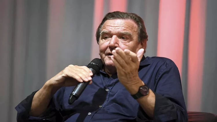 Ukrayna NATO-ya cəhd etməsin, bacarmayacaq - Şröder