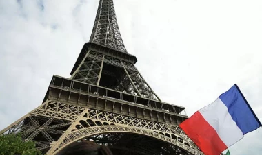 Öz gözündəki tiri görməyən Fransa Azərbaycanın gözündə tük axtarır