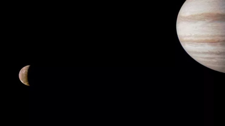 Yupiterin peykinin fotoları yayıldı - FOTO