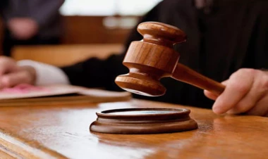 Azərbaycanda direktor büdcədən ayrılan pulu taladı - Hökm oxundu