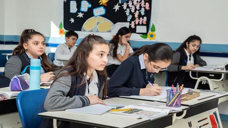 Məktəblərdə yayılan bu sənəd etirazlara səbəb oldu - FOTO