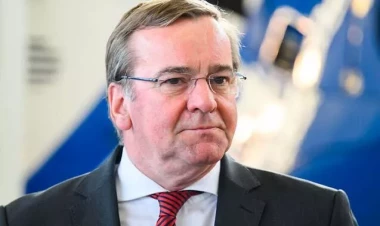 Almaniyanın müdafiə naziri İsrailə getdi