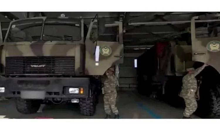 Azərbaycanda hərbi texnikalar üzərində 