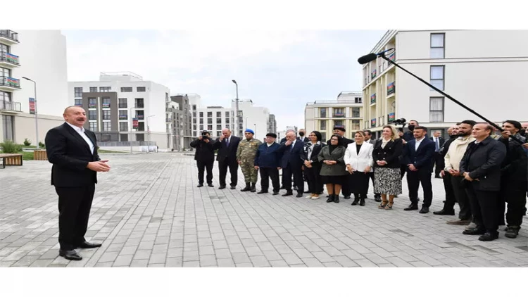 İlham Əliyev Füzuliyə köçmüş sakinlərlə görüşdü - VİDEO - FOTO