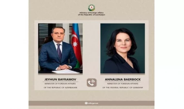 Ceyhun Bayramov Annalena Berbokla danışdı