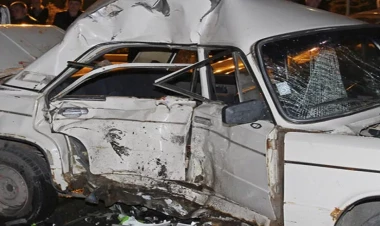 “Jiquli” və BMW toqquşdu, baba və nəvələri xəsarət aldı