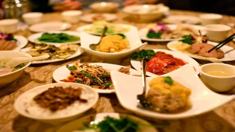 Qarnımız tox olsa da, canımız xəstədir - Aqressiv qida, yoxsa?..