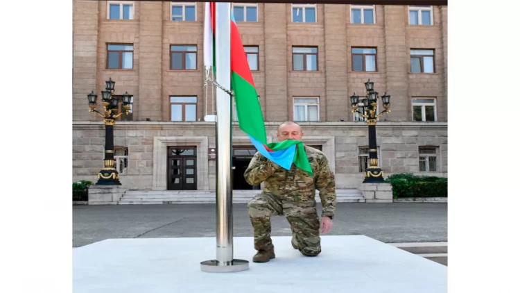 İlham Əliyev Xankəndidə Bayrağımızı ucaldıb və çıxış edib - VİDEO - FOTO