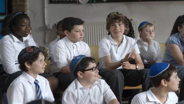 İsrail məktəbləri distant təhsilə keçdi