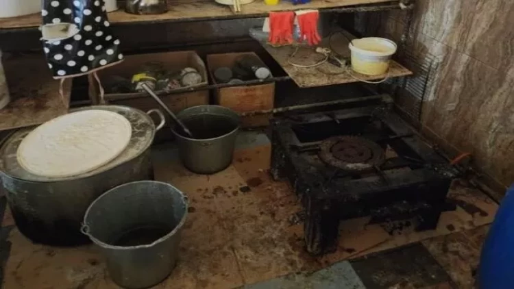 Bəh-bəhlə yediyimiz şirniyyatları görün hansı antisanitar şəraitdə hazırlayırlar - FOTO