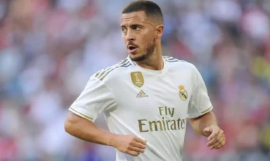 Zədələr 32 yaşlı ulduz futbolçunun karyerasını bitirdi