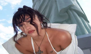 Madonnanın qızı klipinə çılpaq çəkildi - FOTOlar