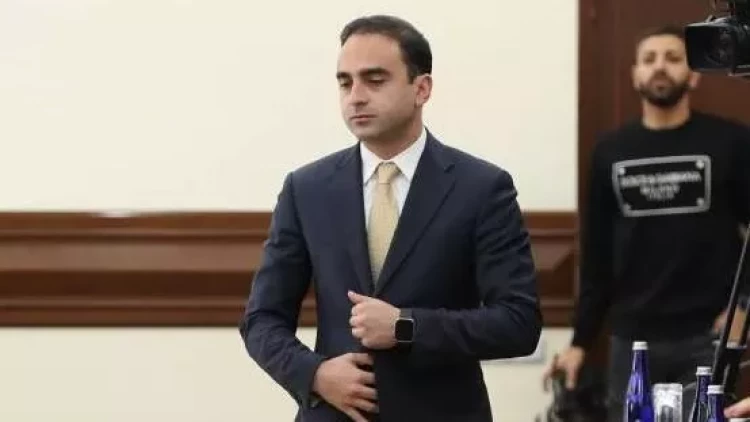 İrəvanın yeni seçilmiş merinin biabırçı görüntüsü yayıldı - VİDEO