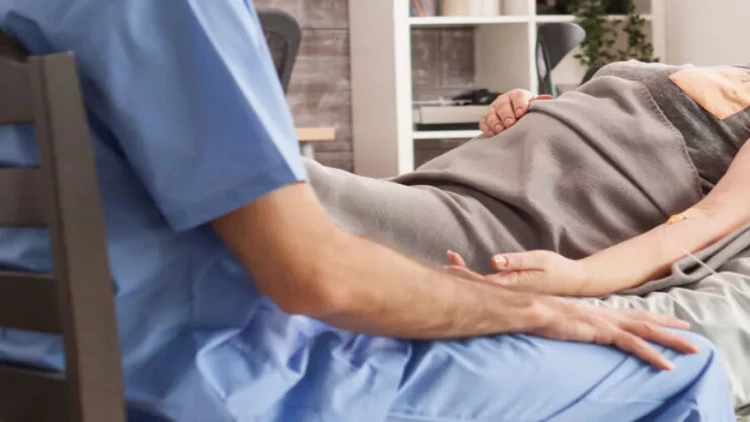 Reanimasiyada həkim qadına təcavüz etdi