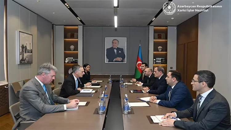 Ceyhun Bayramov Lui Bono ilə görüşdü