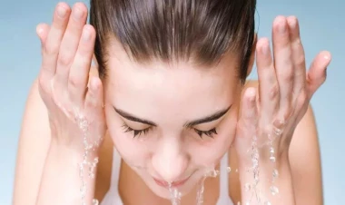 Hər səhər üzünüzü belə yuyursunuzsa, DİQQƏTLİ OLUN!