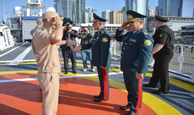 Rusiyanın sərhəd gözətçi gəmisi Bakıya gəlib - FOTO